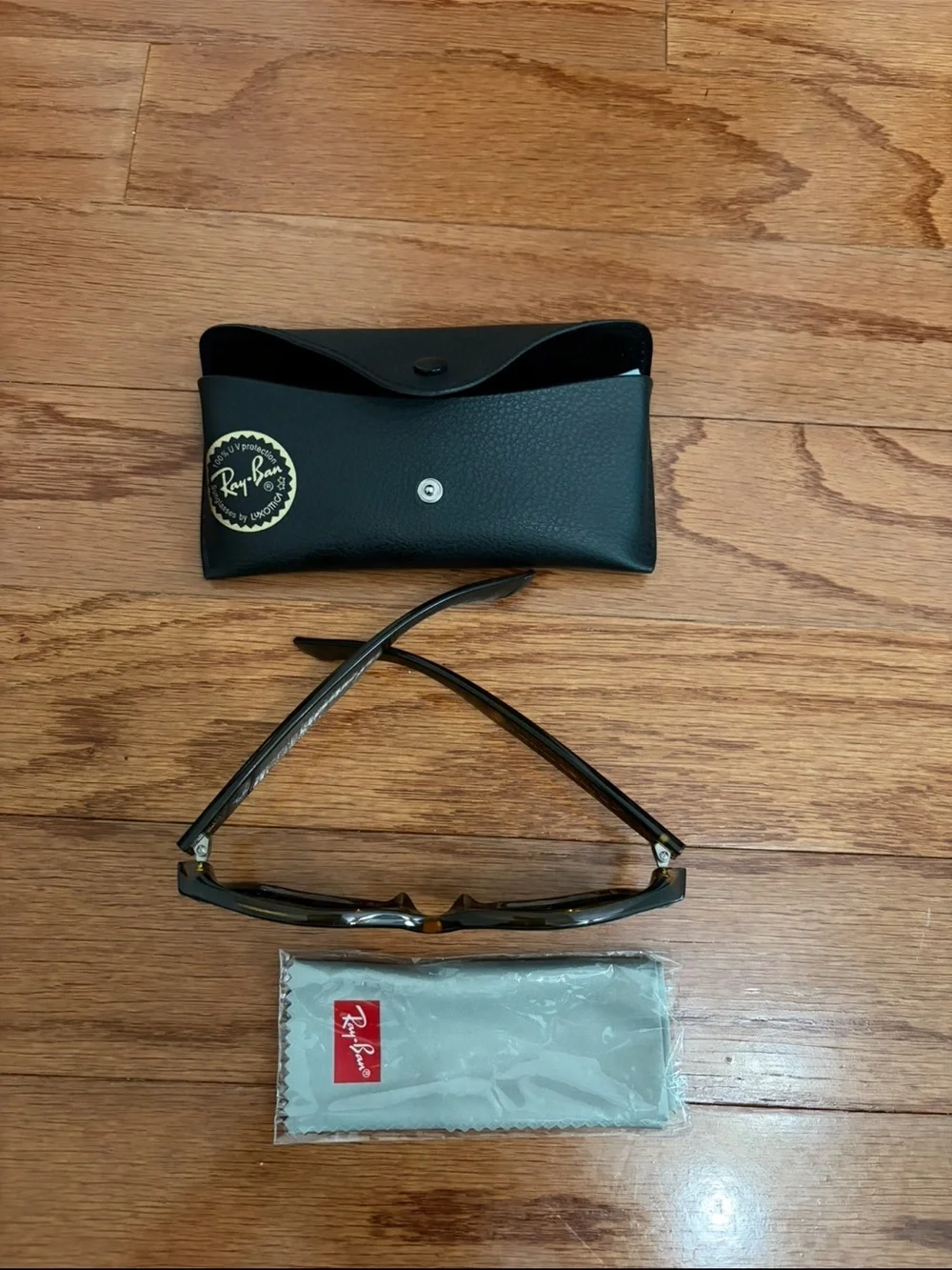 Ray-Ban RB2132 New Wayfarer Polarized Black Sunglasses Made in Italy